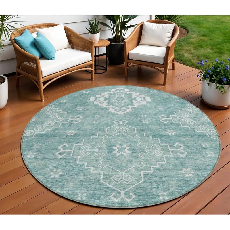 HomeRoots Medallion Traditional Rectangle Outdoor Rug - 8' Round