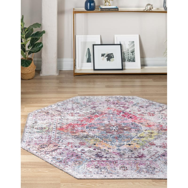 Traditional Tira Collection Area Rug