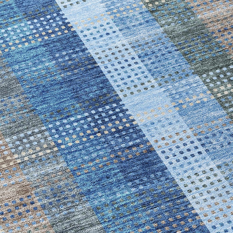 Machine Washable Indoor/ Outdoor Modern Plaid Chantille Rug