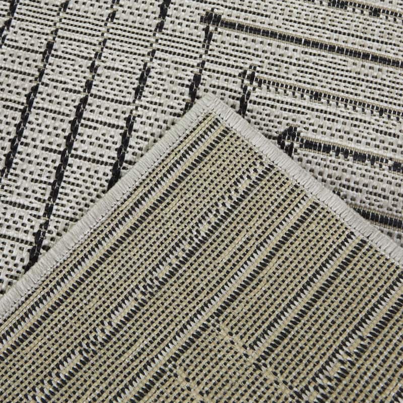 Dorianne Modern Recycled Indoor/Outdoor Area Rug