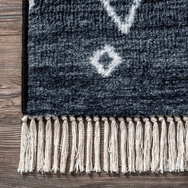 Shop Nuloom Off White Contemporary Cabin Diamond Moroccan Tassel Area Rug Overstock 22209747