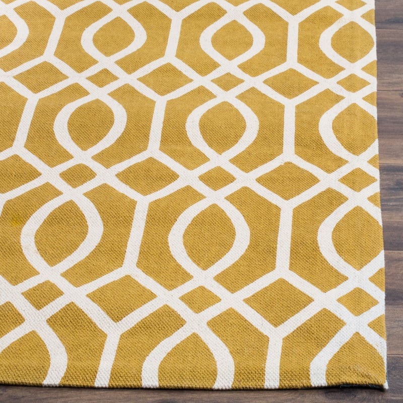 SAFAVIEH Handmade Cedar Brook Maral Modern Cotton Rug