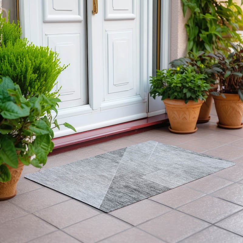 Machine Washable Indoor/ Outdoor Chantille Contemporary Abstract Rug - Gray - 1'8" x 2'6"