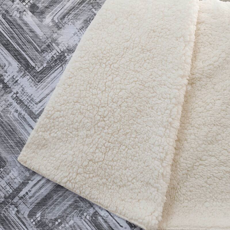 Premium Machine Washable Modern Chevron Sherpa Throw Blanket
