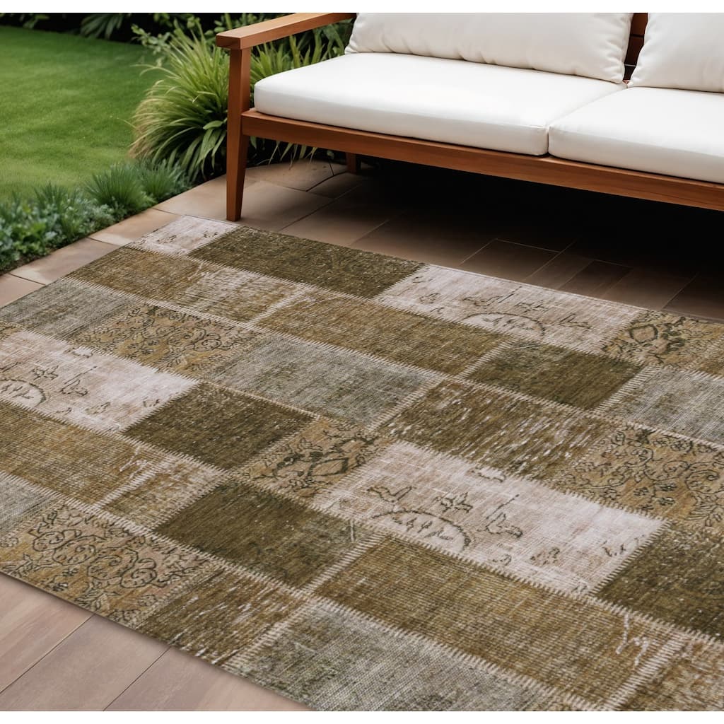 HomeRoots Patchwork Traditional Rectangle Outdoor Rug