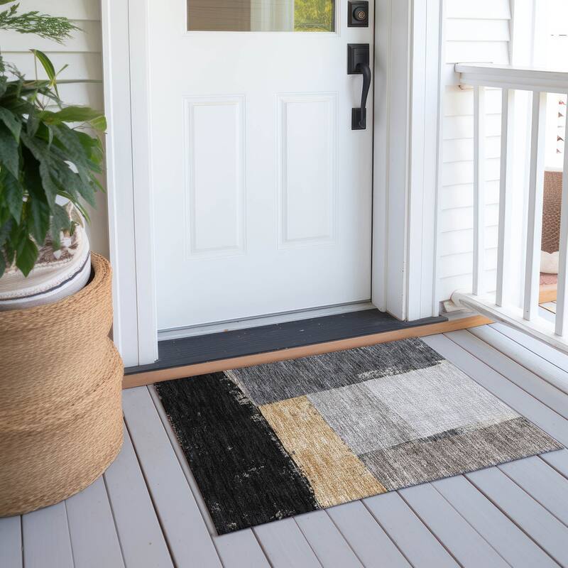 Machine Washable Indoor/ Outdoor Abstract Kraig Chantille Rug - Black - 1'8" x 2'6"