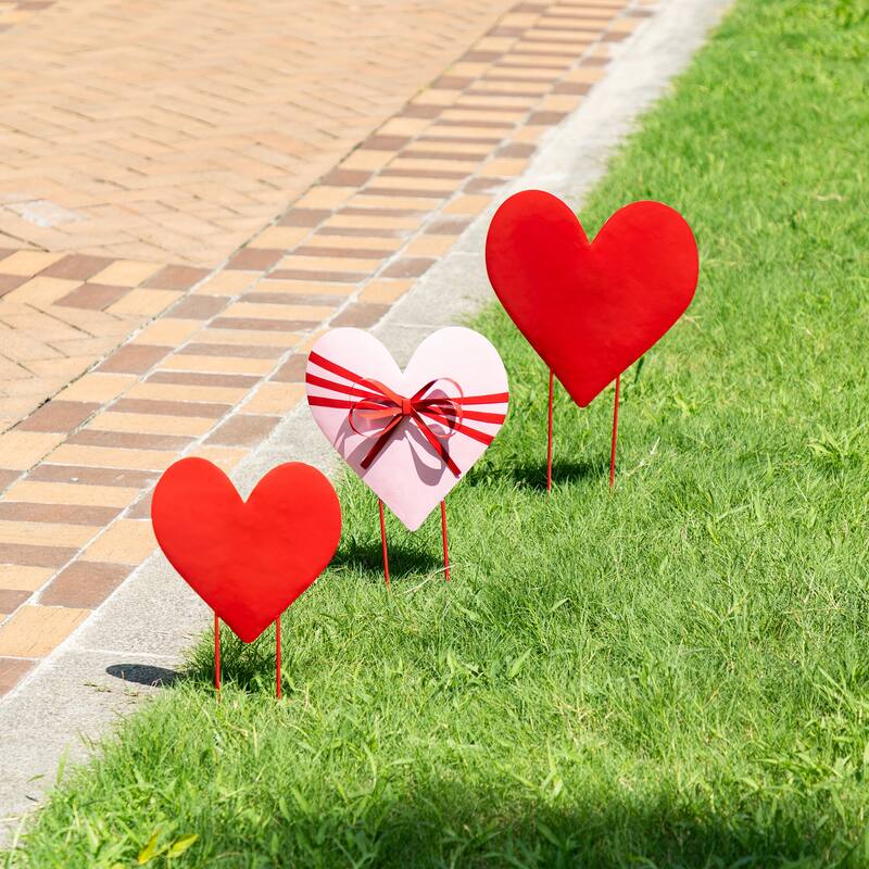 Glitzhome 36"H Set of 3 Valentine's Metal Stacked Heart Yard Stake