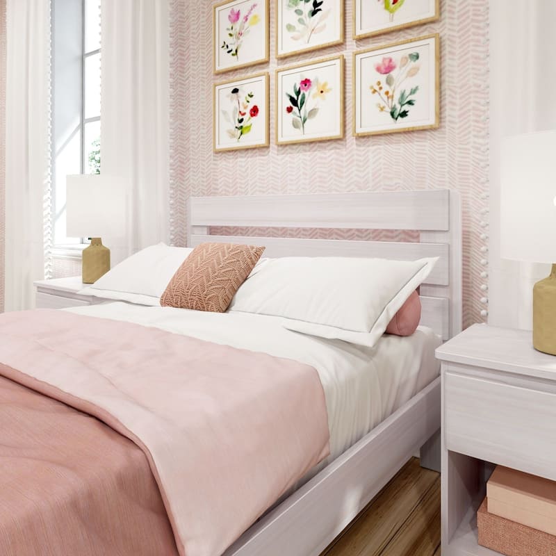 Max and Lily Farmhouse Full Bed with Plank Headboard