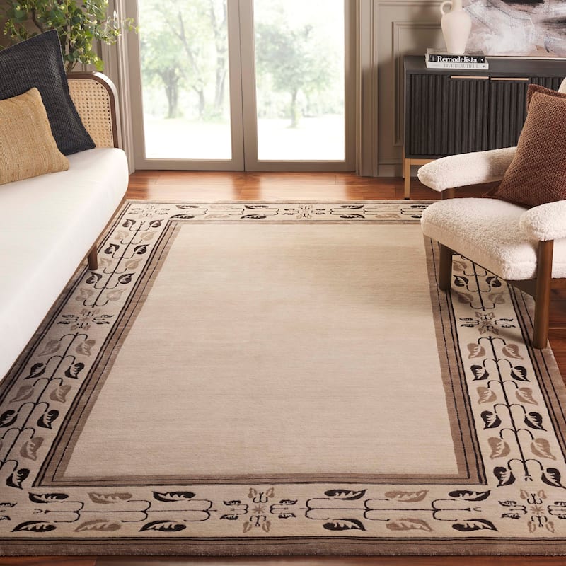 SAFAVIEH Couture Hand-knotted Fjorentina Border Silk/ Wool Rug - 6' x 9' - Assorted