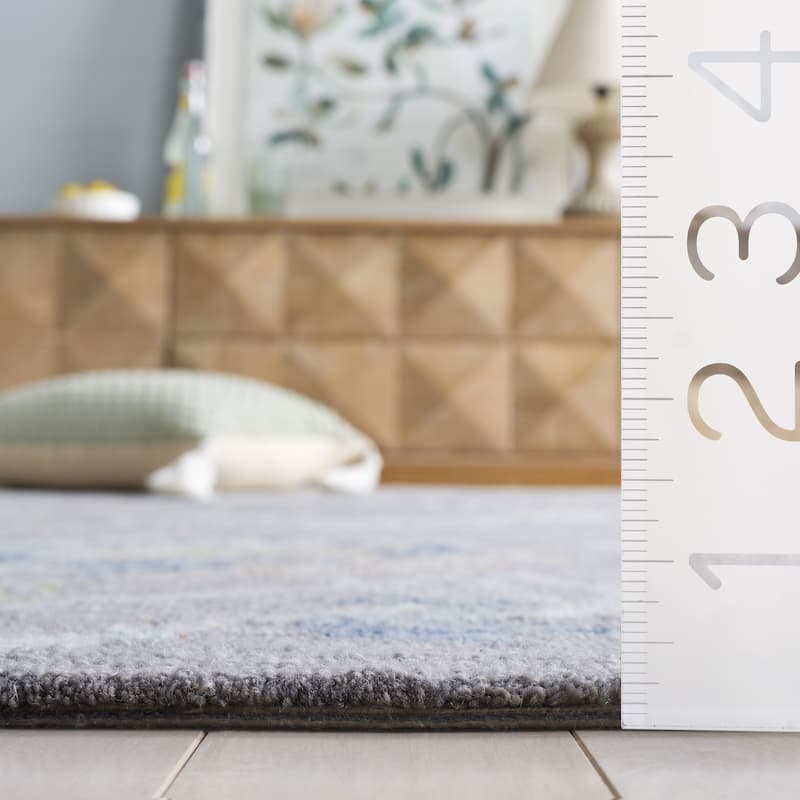 SAFAVIEH Handmade Jardin Rosalynne Floral Wool Rug