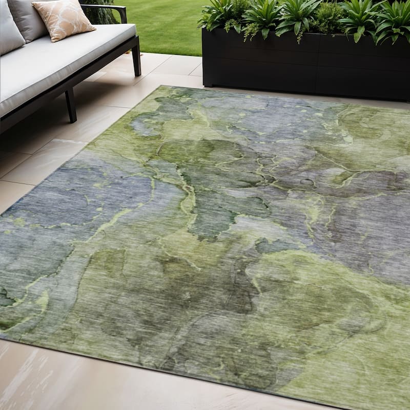 HomeRoots Abstract Transitional Rectangle Outdoor Rug - 5' X 8'