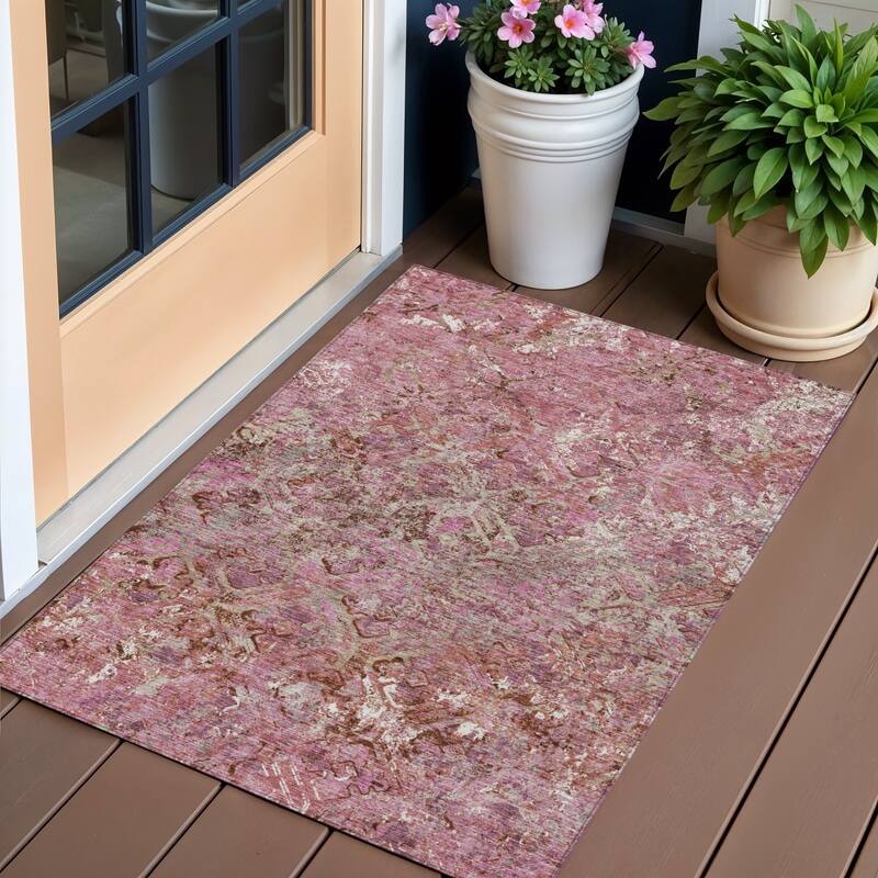 HomeRoots Geometric Transitional Rectangle Outdoor Rug - 3' x 5'