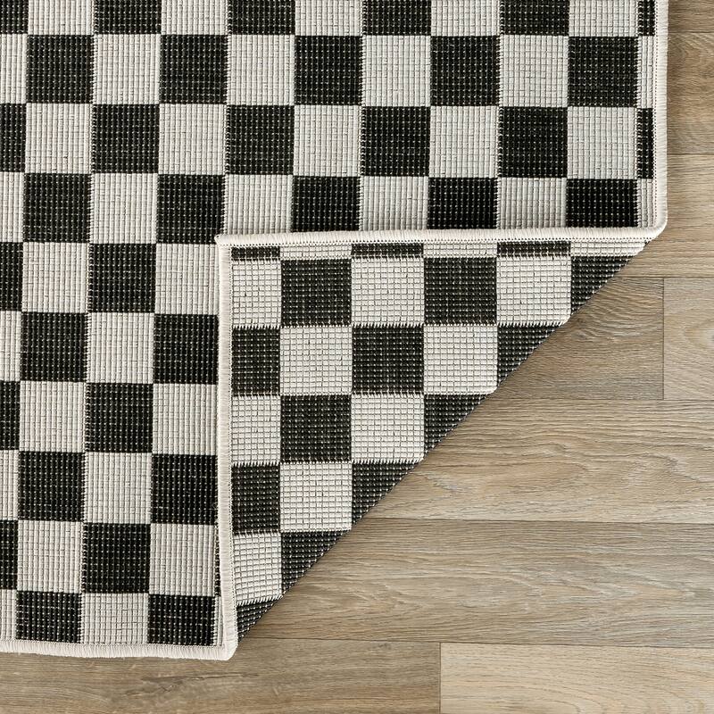 World Rug Gallery Contemporary Checkered Weather Resistant Reversible Indoor/Outdoor Area Rug