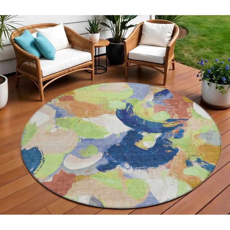 HomeRoots Abstract Transitional Rectangle Outdoor Rug - 8' Round