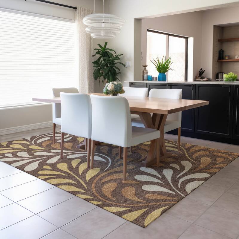 Machine Washable Indoor/ Outdoor Floral Arabesque Chantille Rug