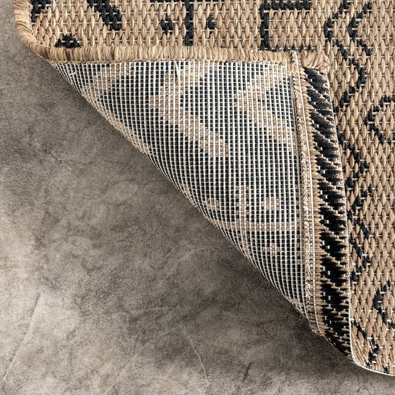 Nuloom Indoor/Outdoor Transitional Tribal Aztec Geometric Area Rug