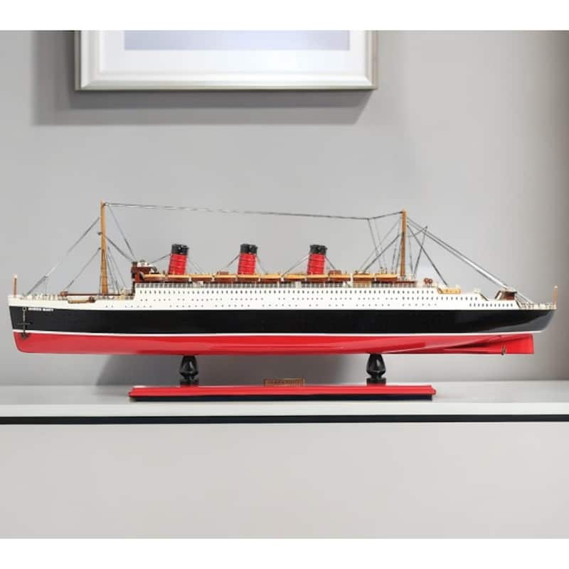 HomeRoots 9" Black and Red Solid Wood Hand Painted SS United States 1952 Model Boat - 32' X '9' X '4 - 32' X '9' X '4