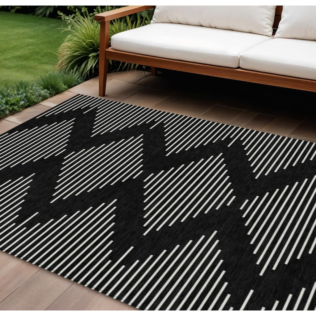 HomeRoots Geometric Transitional Rectangle Outdoor Rug