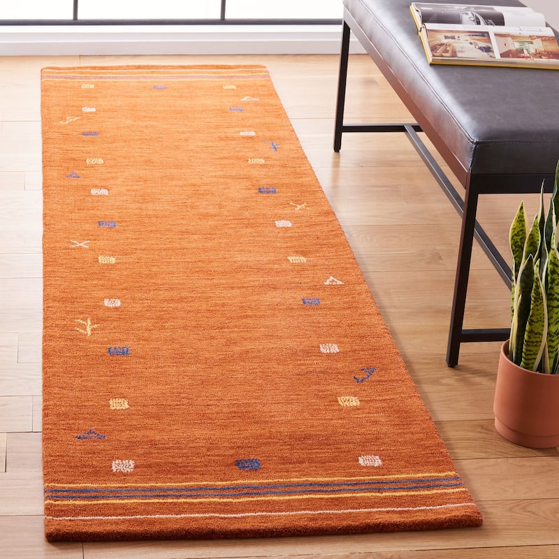 SAFAVIEH Handmade Himalaya Breann Border Wool Rug - 2'3" x 16' Runner - Rust - Runner