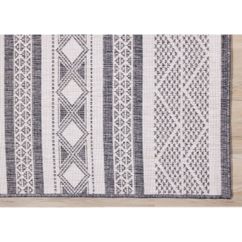 Brooke Collection - White/Grey Tribal Banded Reversible Outdoor Rug