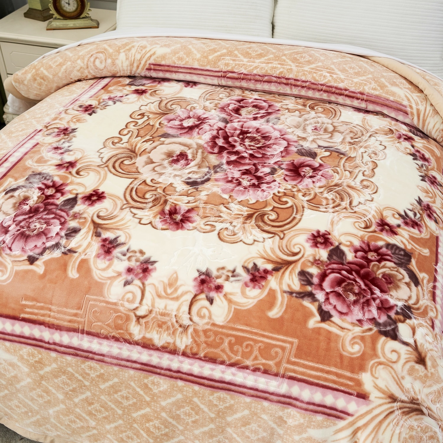 Heavy double bed blanket on sale