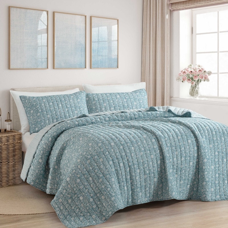 Quilts and Bedspreads - Bed Bath & Beyond