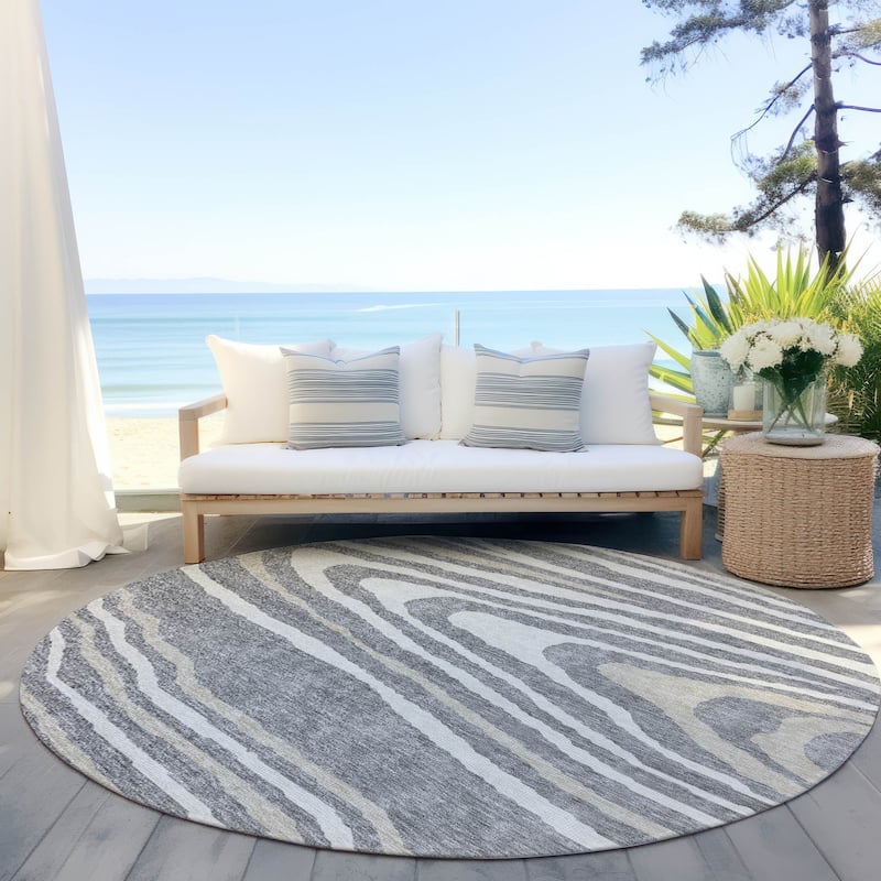 Machine Washable Indoor/ Outdoor Abstract Illusion Chantille Rug - Gray - 8' x 8'