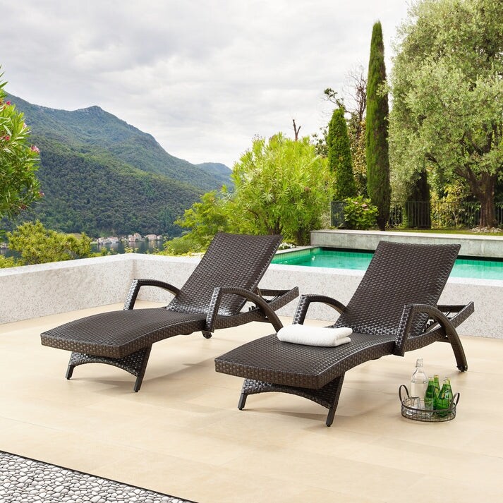 Woven padded chaise lounge deals
