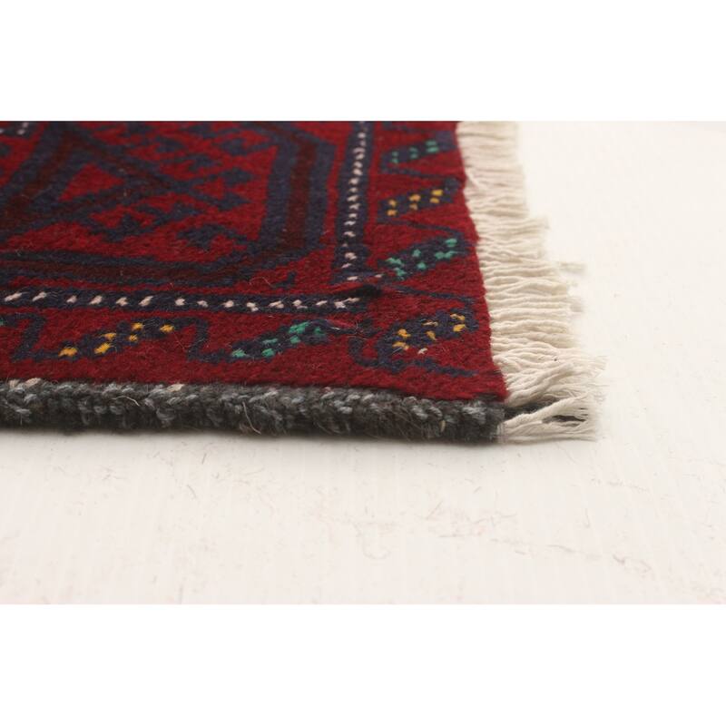 Hand-knotted Rizbaft Red Wool Rug - 3'1" x 6'2"/3'1 x 6'2