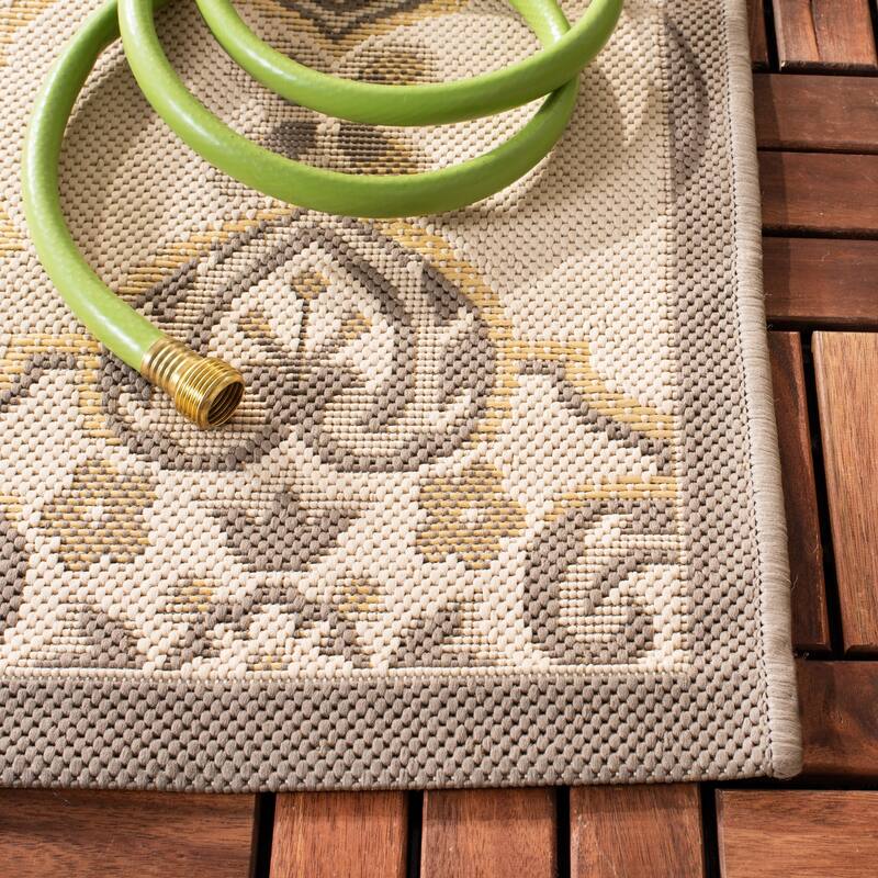 SAFAVIEH Courtyard Ragnhild Indoor/ Outdoor Waterproof Patio Backyard Rug