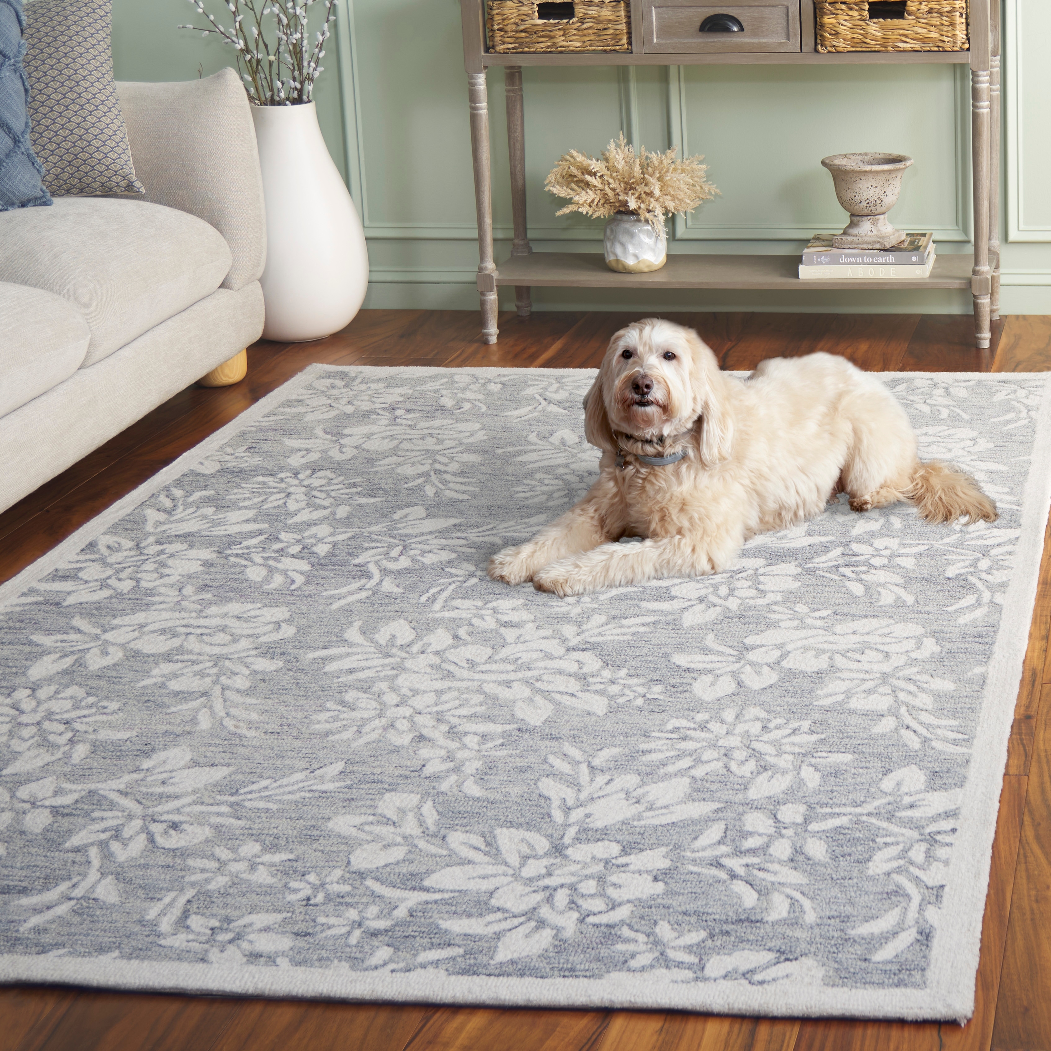SAFAVIEH Handmade Jardin Evencia Country Wool Rug - On Sale - Bed