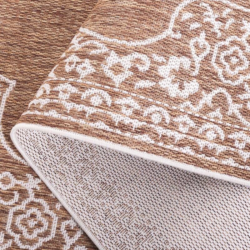 SAFAVIEH Beach House Fetie Transitional Rug