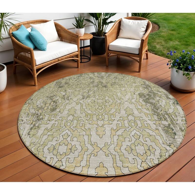 HomeRoots Medallion Transitional Rectangle Outdoor Rug - 8' Round