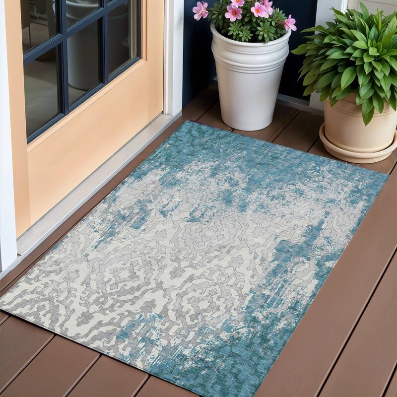 HomeRoots Medallion Transitional Rectangle Outdoor Rug - 3' x 5'