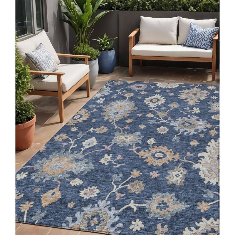 HomeRoots Floral Transitional Rectangle Outdoor Rug - 5' X 8'