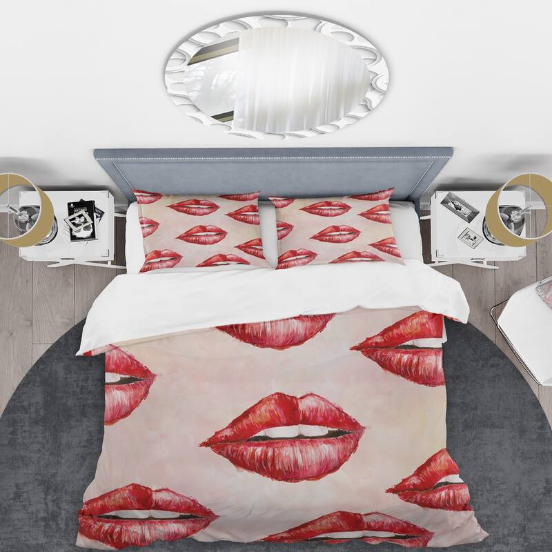 Designart 'Red Woman Lips Pattern' Modern Duvet Cover Comforter Set