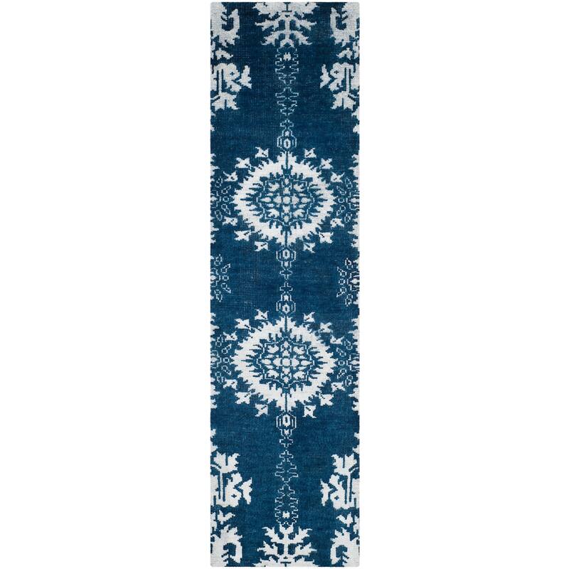 SAFAVIEH Hand-knotted Stone Wash Theddy Modern Wool Rug
