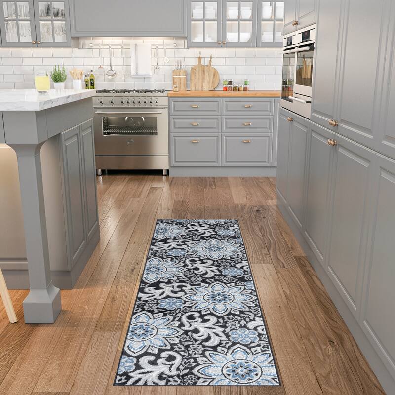 Wyman Bohemian & Eclectic Floral Indoor Area Rug