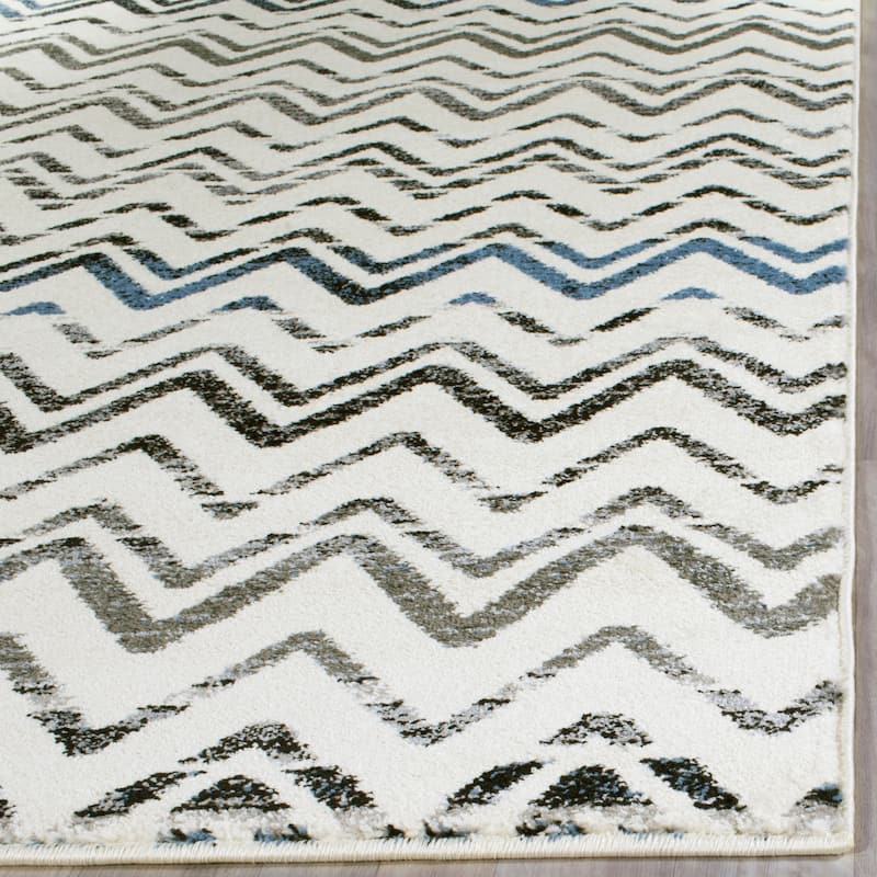 SAFAVIEH Evoke Liuba Distressed Vintage Boho Rug