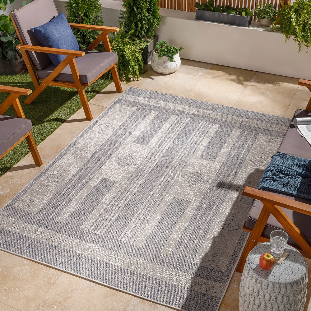 Livabliss Merla Indoor/ Outdoor Bold Moroccan Area Rug