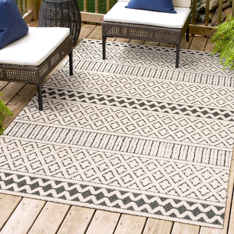 JONATHAN Y Duenas High-Low Two-Tone Monstera Leaf Area Rug