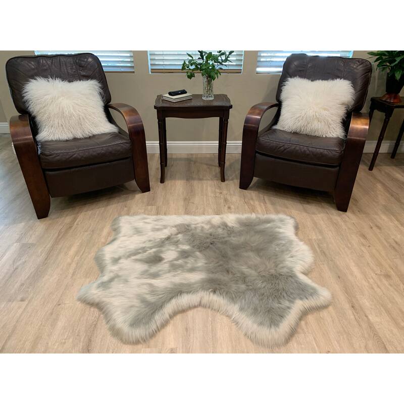 Highland Select Natural Long Wool Sheepskin 2 Pelt Shag Rug - 3' x 3'6"
