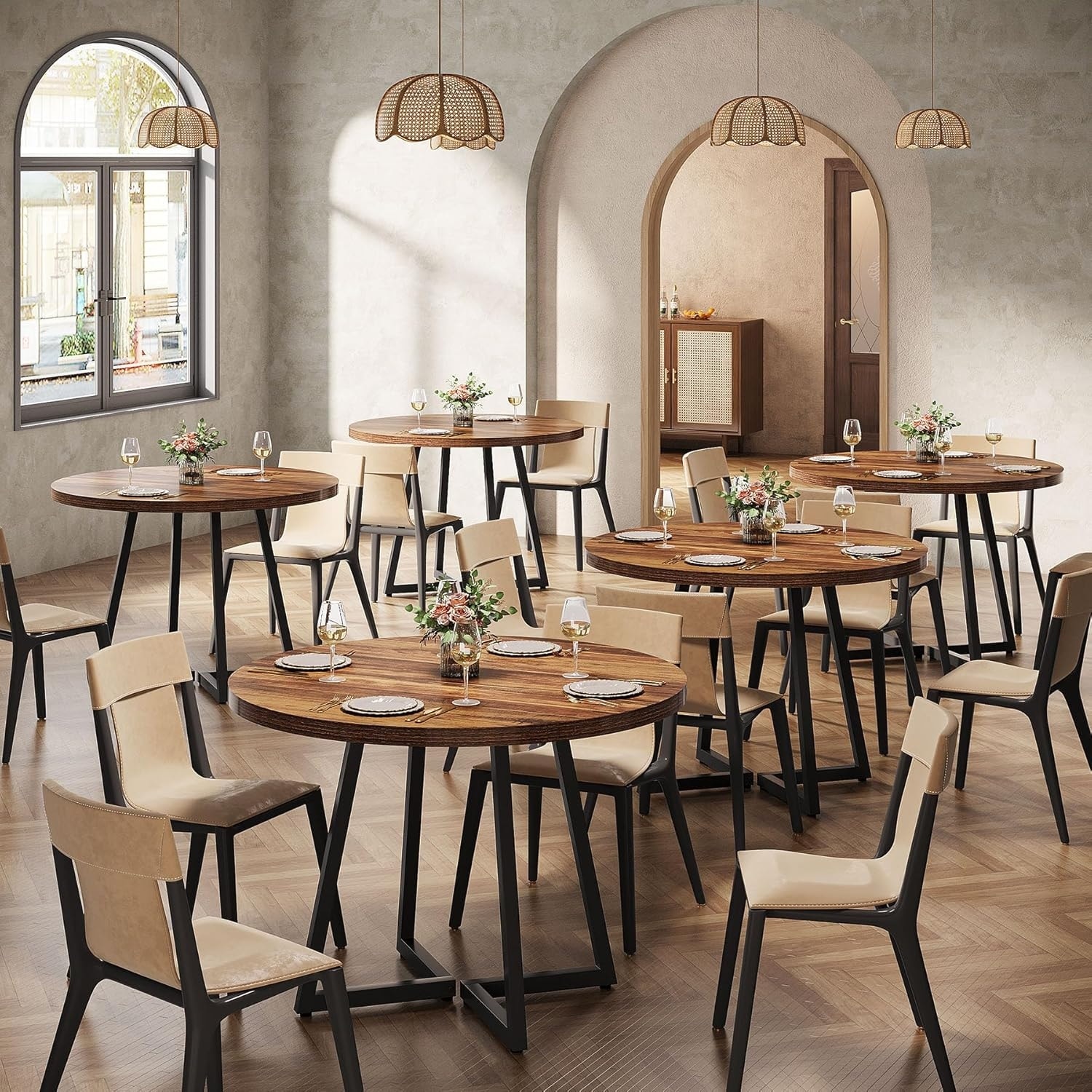 31.5 Inches Industrial Round Dining Table Dinner Table with Metal Base
