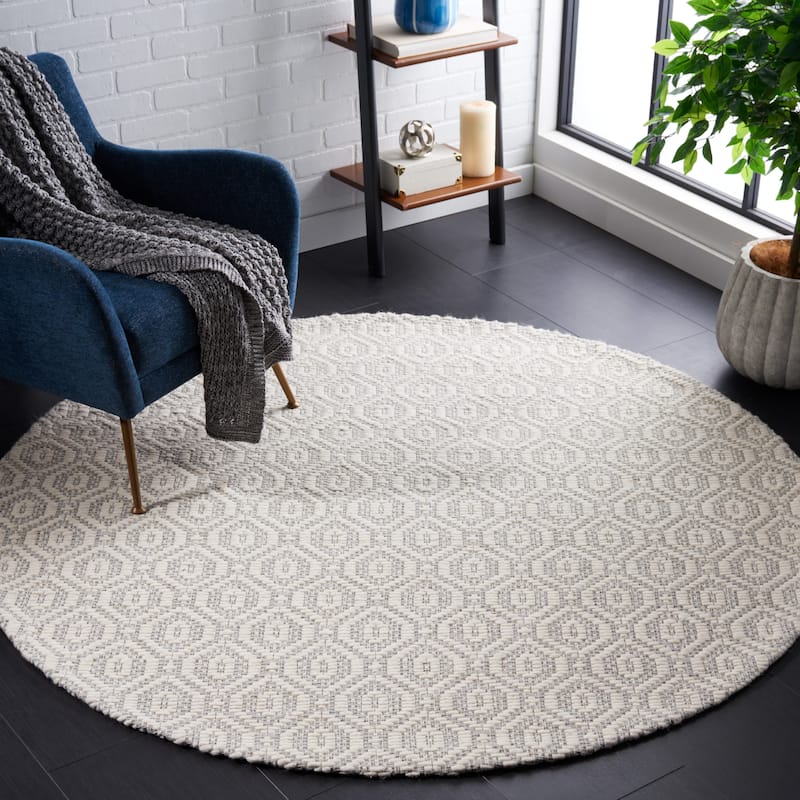 SAFAVIEH Handmade Marbella Kiera Modern Wool Rug - 6' Round - Ivory/Beige