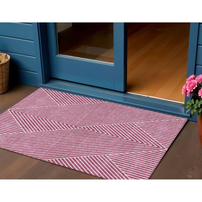 HomeRoots Geometric Transitional Rectangle Outdoor Rug - 3' x 5'