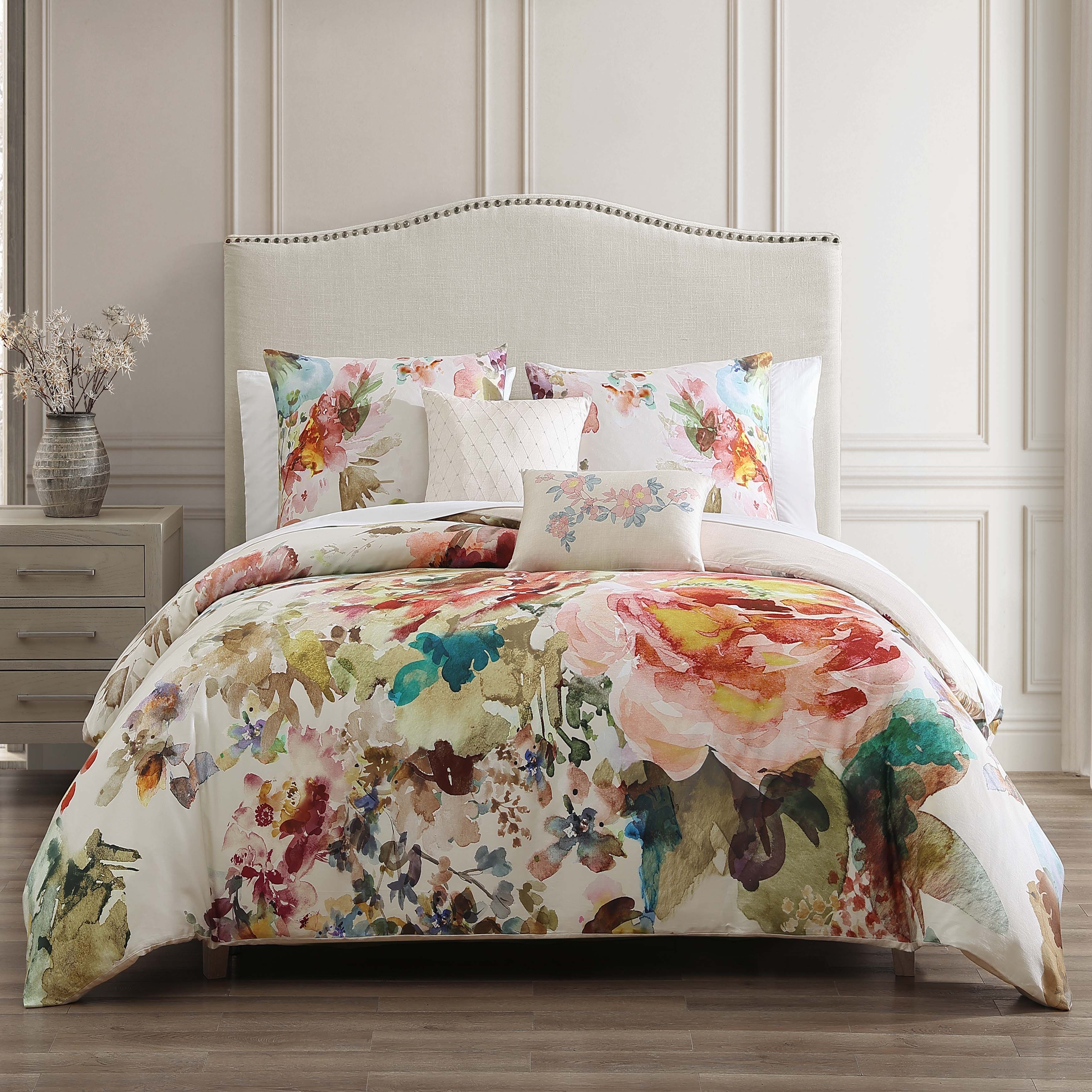 Pretty Queen XL Bedding Set with True Oversized Queen Comforter and Two  Standard/Queen Size Pillow Shams