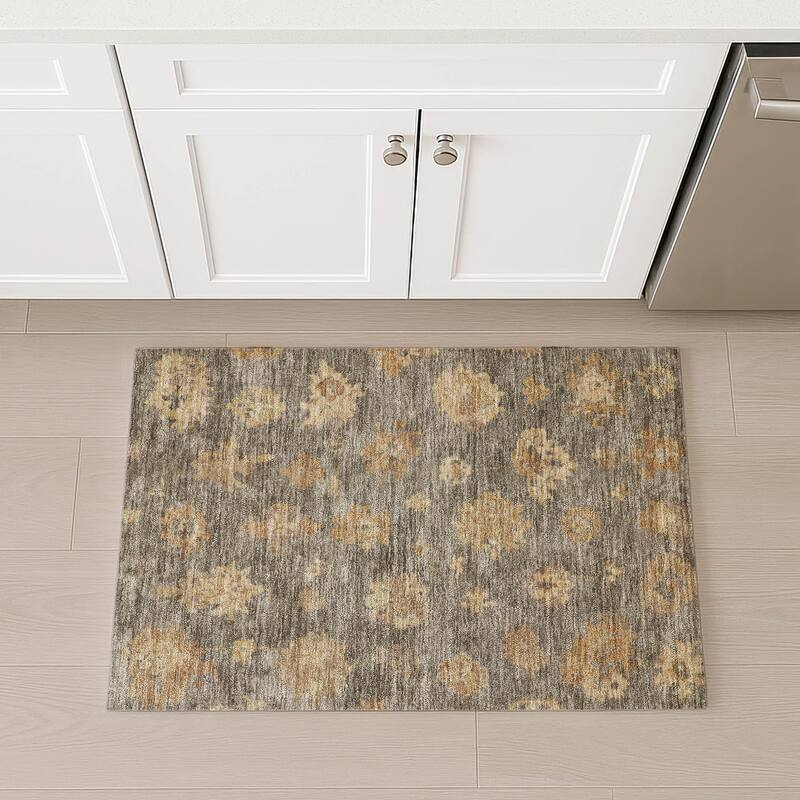 Machine Washable Indoor/ Outdoor Casual Traditional Chantille Rug