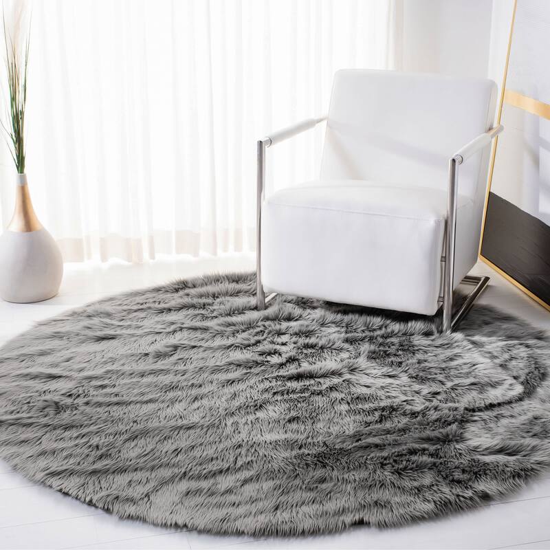SAFAVIEH Faux Sheep Skin Alexandria 2.4-inch Thick Rug - 5' Round - Grey - Round