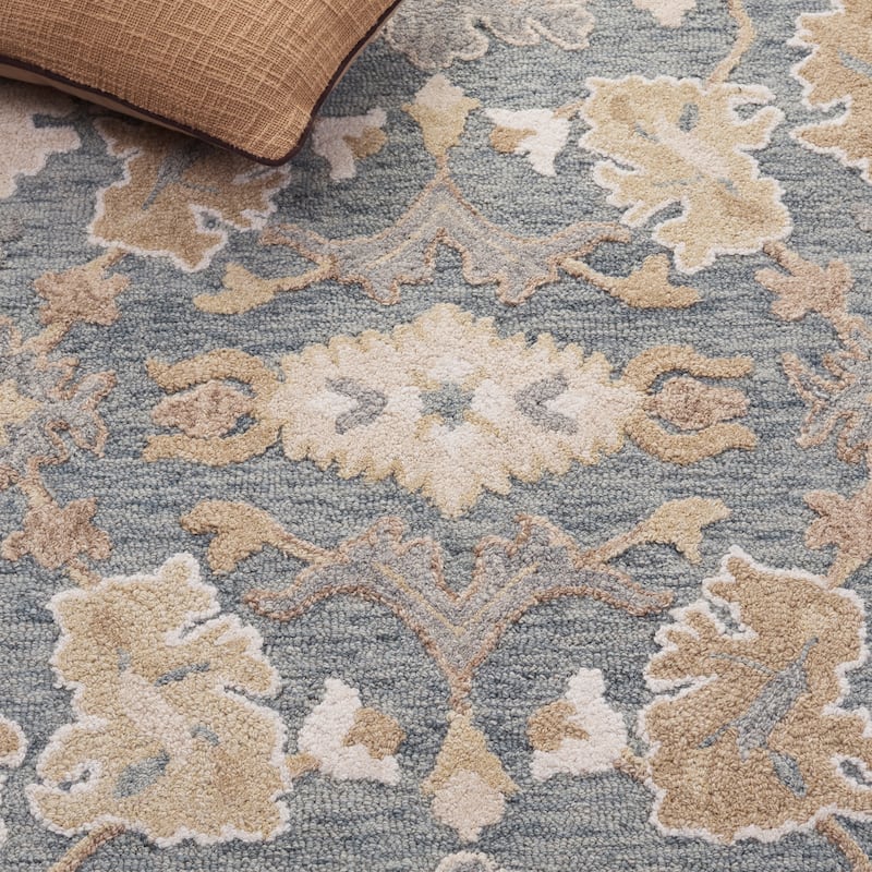 SAFAVIEH Handmade Ebony Viktorya Wool Rug