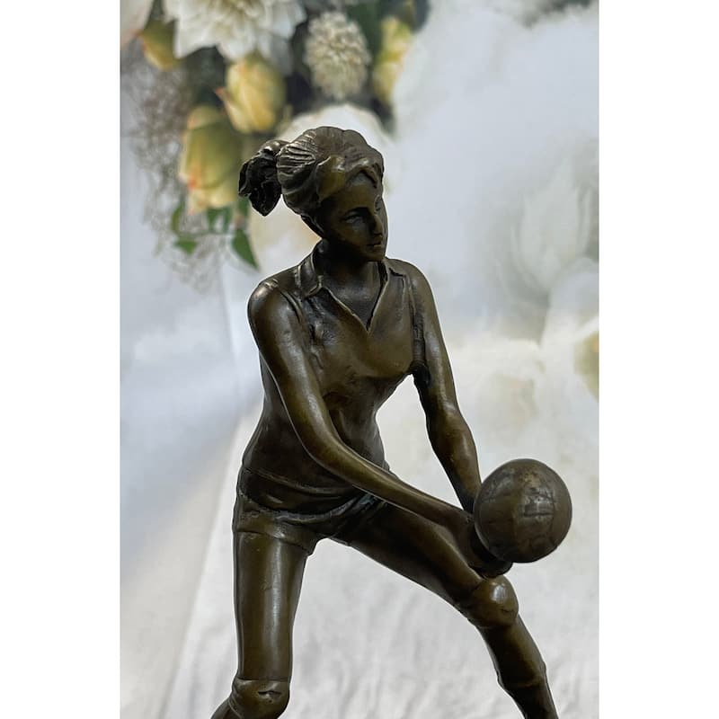 Girl Volleyball Olympic Sport Game Bronze Figurine Statue Hot Cast Sculpture Art